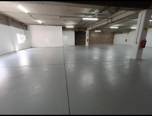 INDUSTRIAL PROPERTY TO RENT IN LASER PARK